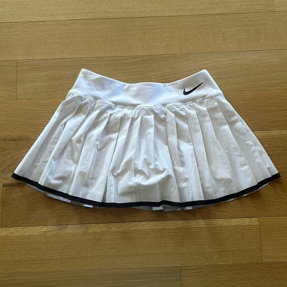 NIKE Kids Dri-Fit Tennis Skirt in White